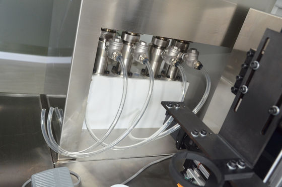 Четырехцветная машина для наполнения изоляционным кремом гранулированными шариками