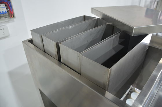 Четырехцветная машина для наполнения изоляционным кремом гранулированными шариками